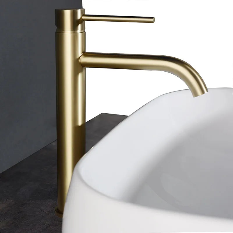 Robinet de lavabo de salle de bain haut en or brossé