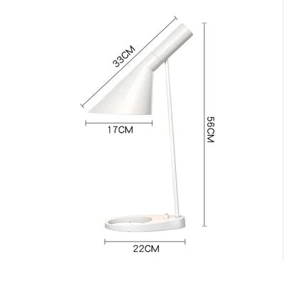 Lámpara de pie de diseño escandinavo inspirada en Arne Jacobsen